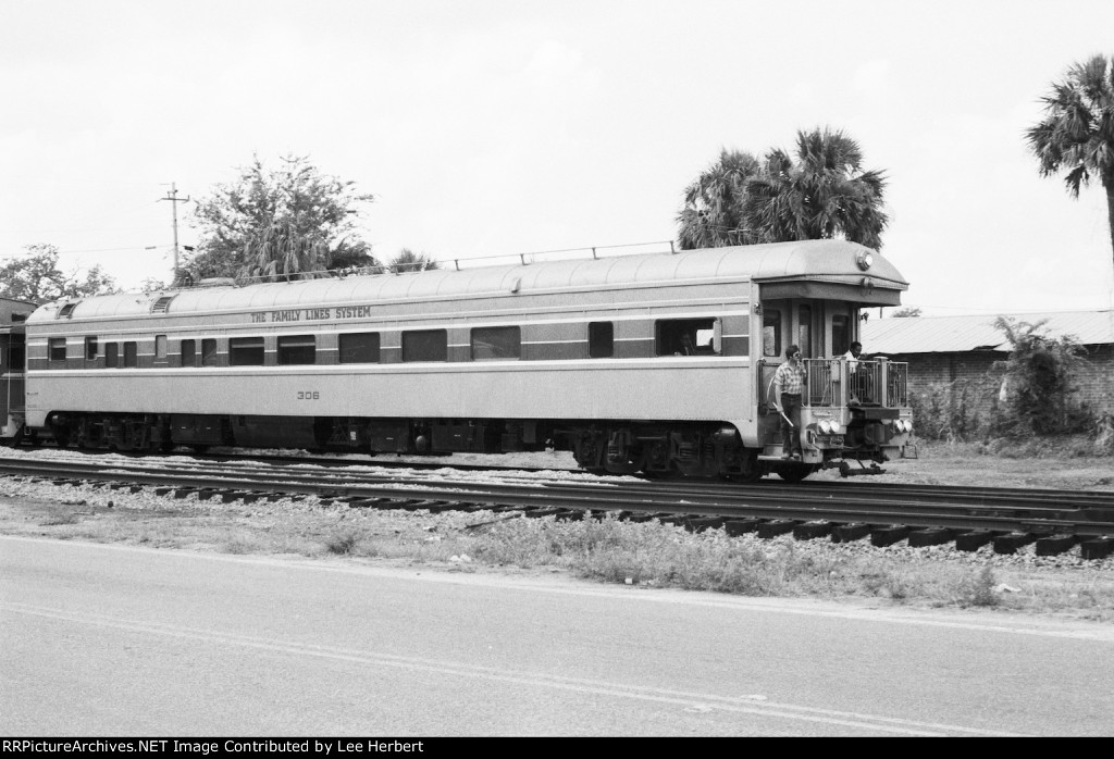 SBD Business Car 306 leaving Brunswick, GA